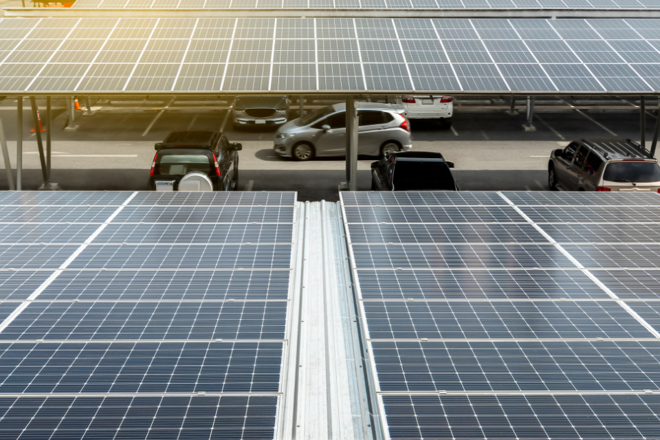 installation d’ombrières photovoltaïques sur les parkings existants