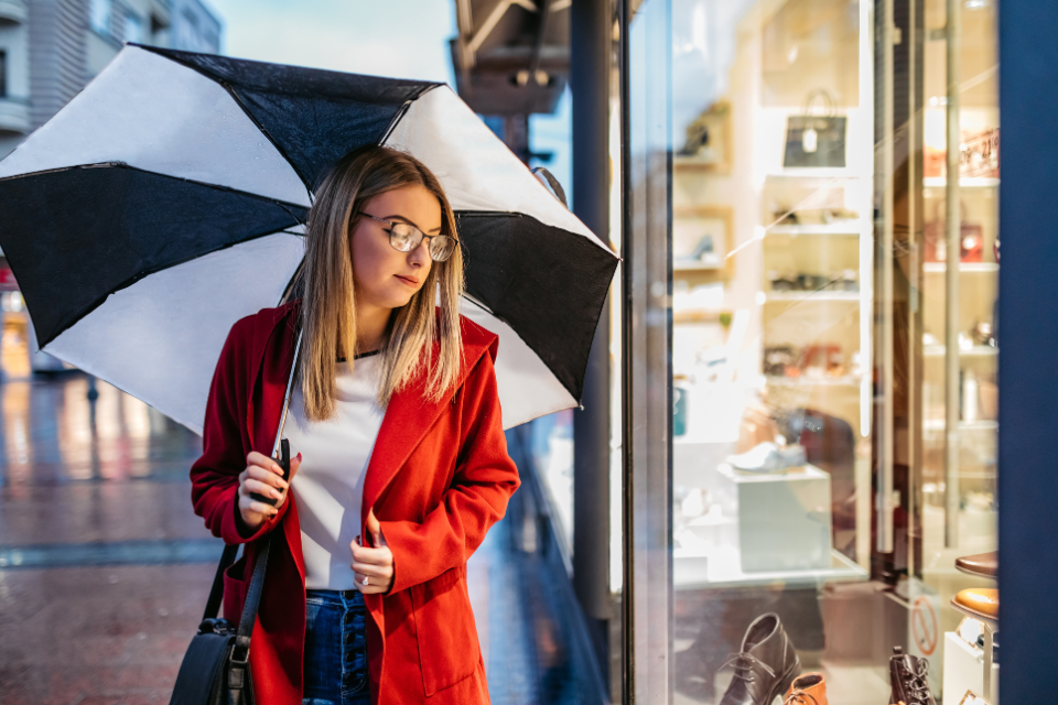 shopping sous la pluie